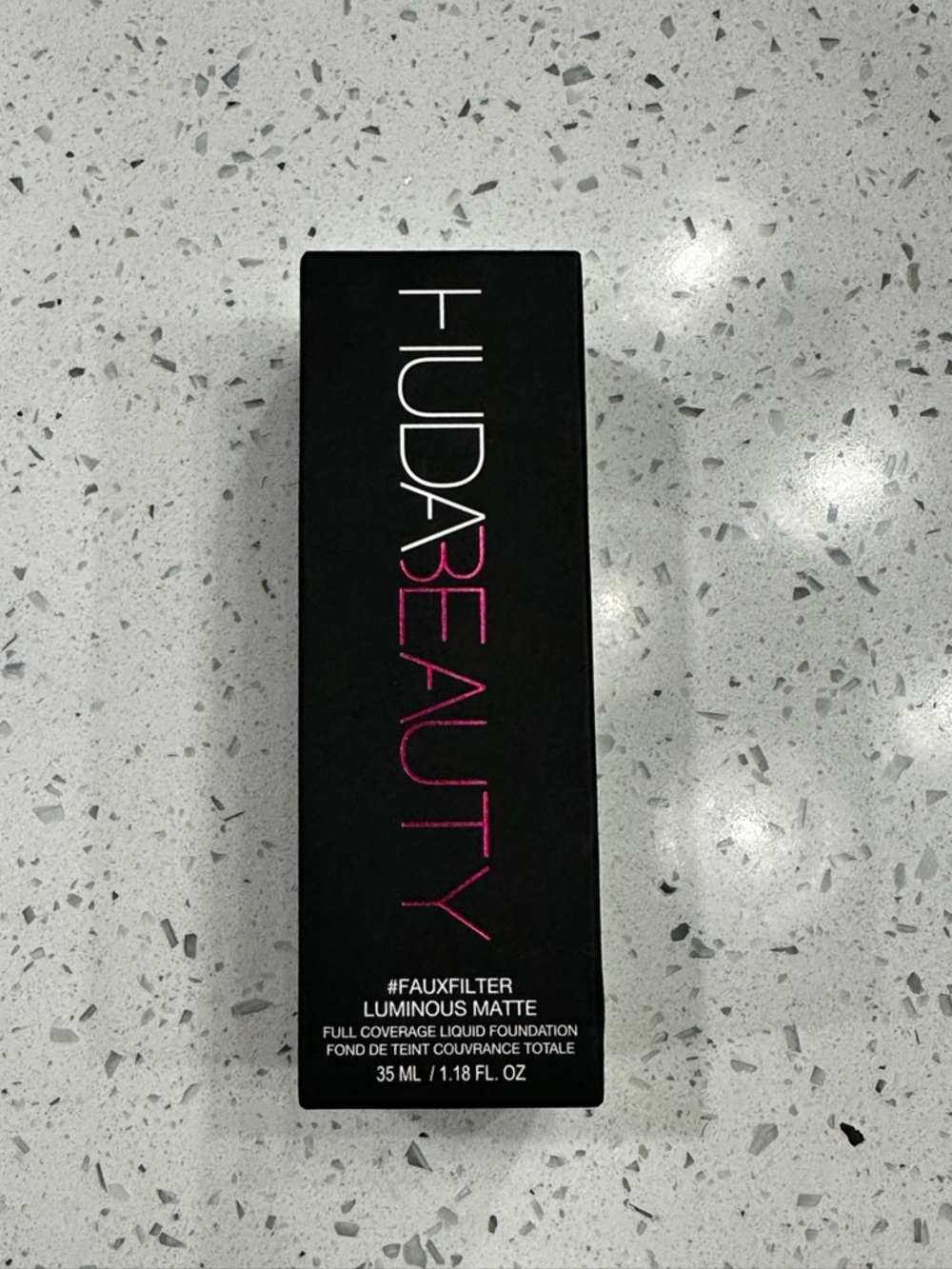 HUDA BEAUTY Faux Filter Luminous Matte Foundation - Black & Pink